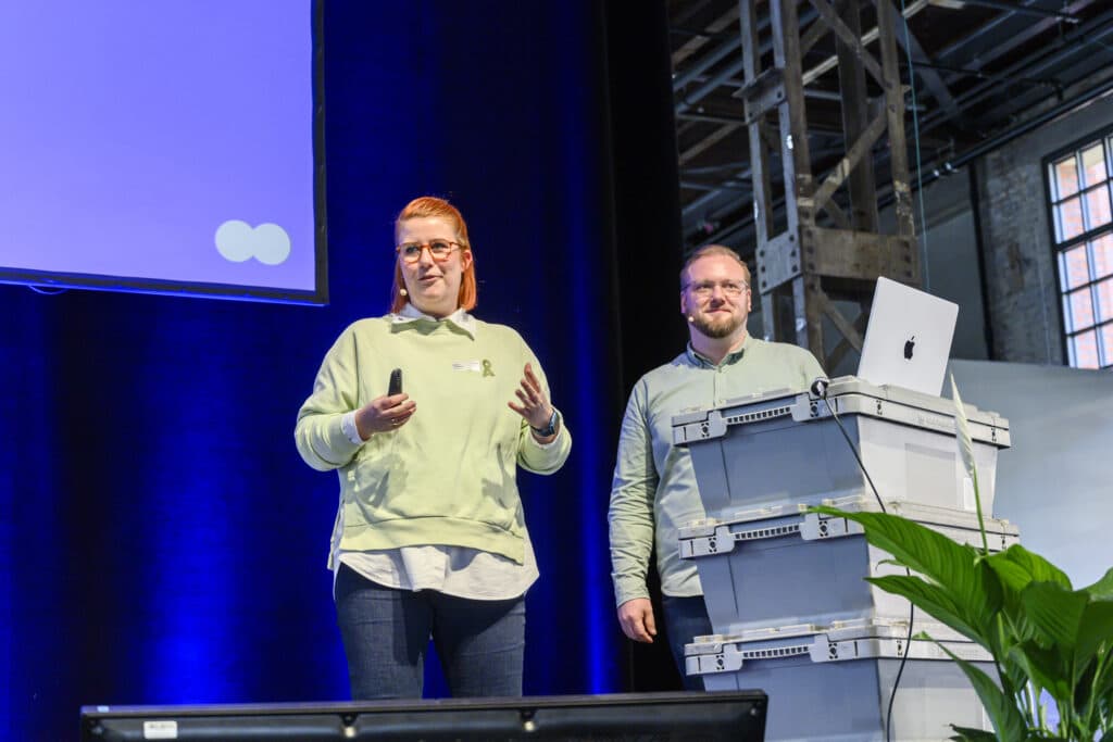 Calina und Per Hohberg von "zweiheit" sprechen beim Libri.Campus 2024